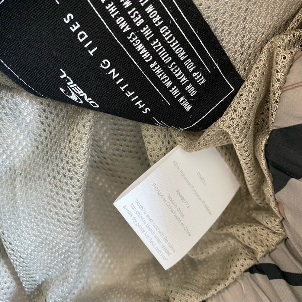 O’Neill Shifting Tides Palm Water Resistant Jacket - Picture 5 of 8
